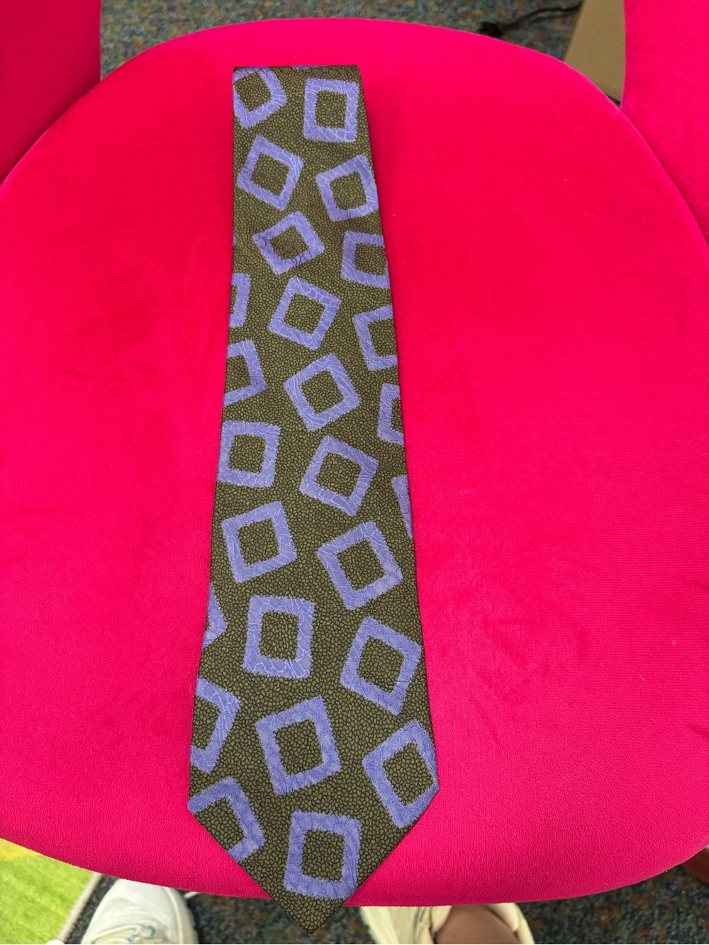 Vintage Giorgio Armani Men's purple Geometric Pattern Tie 100% silk perfect cond